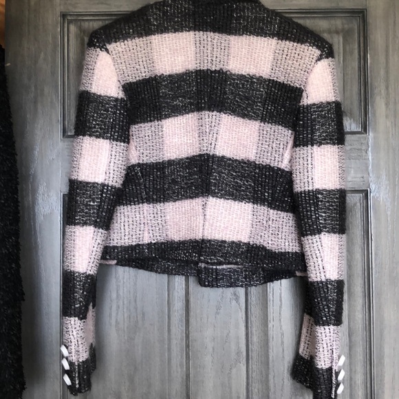 NEW WITH TAGS! DOLCE & GABBANA 2pc KNIT SUIT - Picture 8 of 8